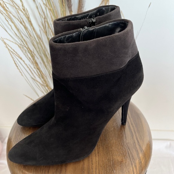 Stuart Weitzman Black Suede Ankle Boots size 10 - Picture 2 of 6